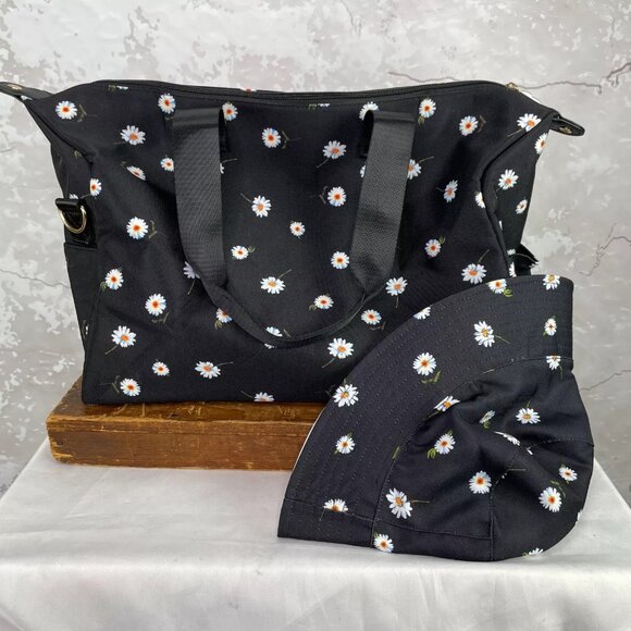 alice + olivia Daisy Print Duffel Bag & Bucket Hat - Picture 1 of 5